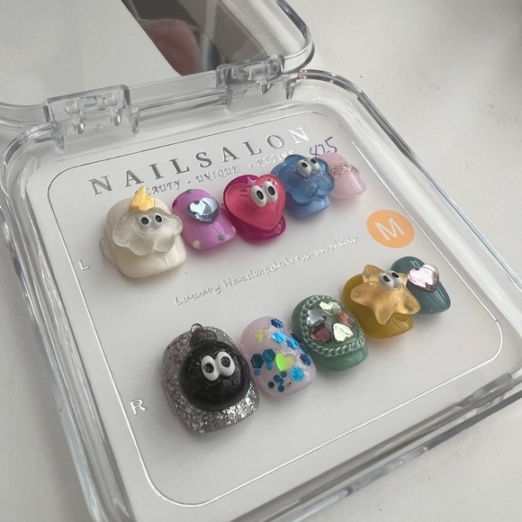 press on nail —M - Picture 2 of 6